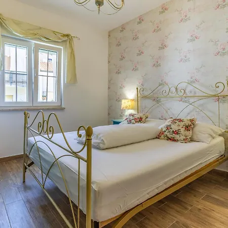 2 Bedroom Cozy Apartment In Pula *