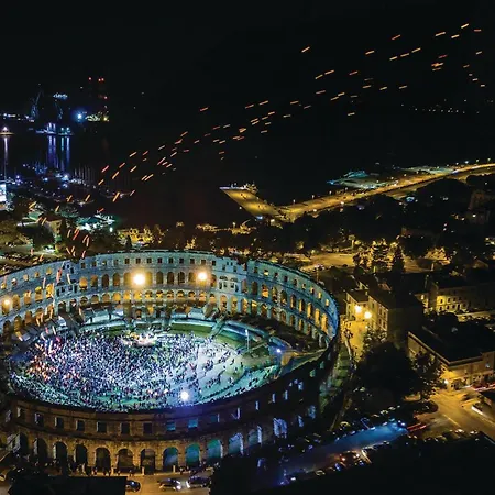 Apartment Amazing Apartment In Pula With Wifi