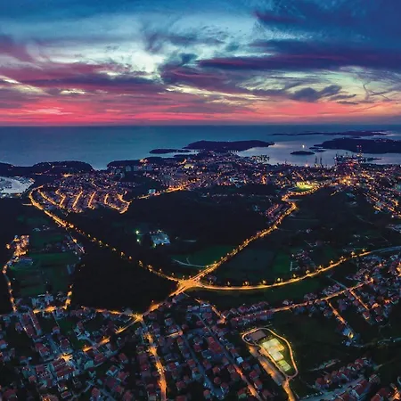 Amazing Apartment In Pula With Wifi *